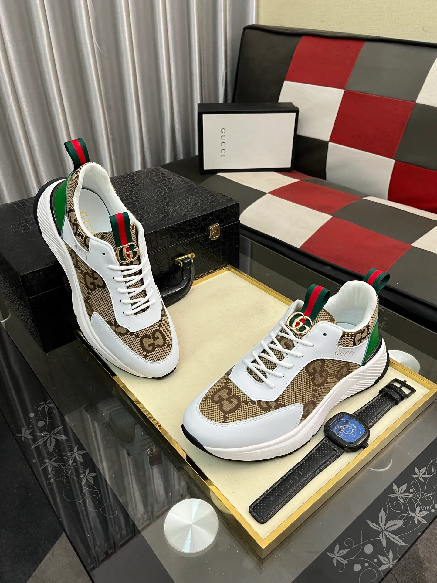 Men's Men's Shoes 💰458⌚️⌚️【GUCCI】Gucci men's latest white shoe series casual shoes! The official website is built 1:1. Upper: Made of imported cowhide, with electric embroidery ➕Inner lining: Made of high-quality first-layer pigskin, soft and comfortable. Picky material selection and exquisite workmanship give you the best enjoyment. Size: 38-443️⃣Colors available